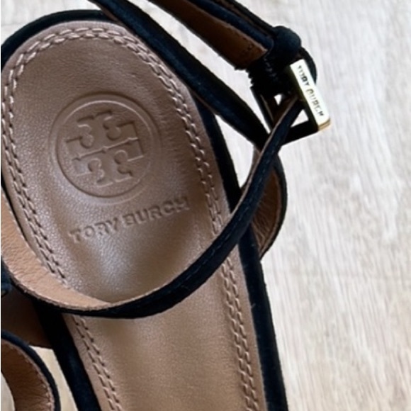 NWOT Authentic Tory Burch Sude Sandals. Size 8. Black. - Picture 2 of 6